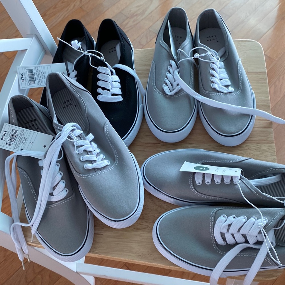 Casual Sneakers - Brand New